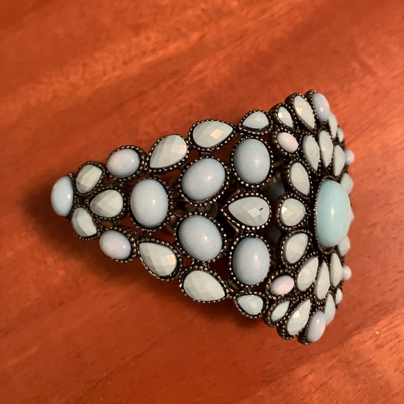 Western Style Stretch Bracelet - Picture 3 of 3